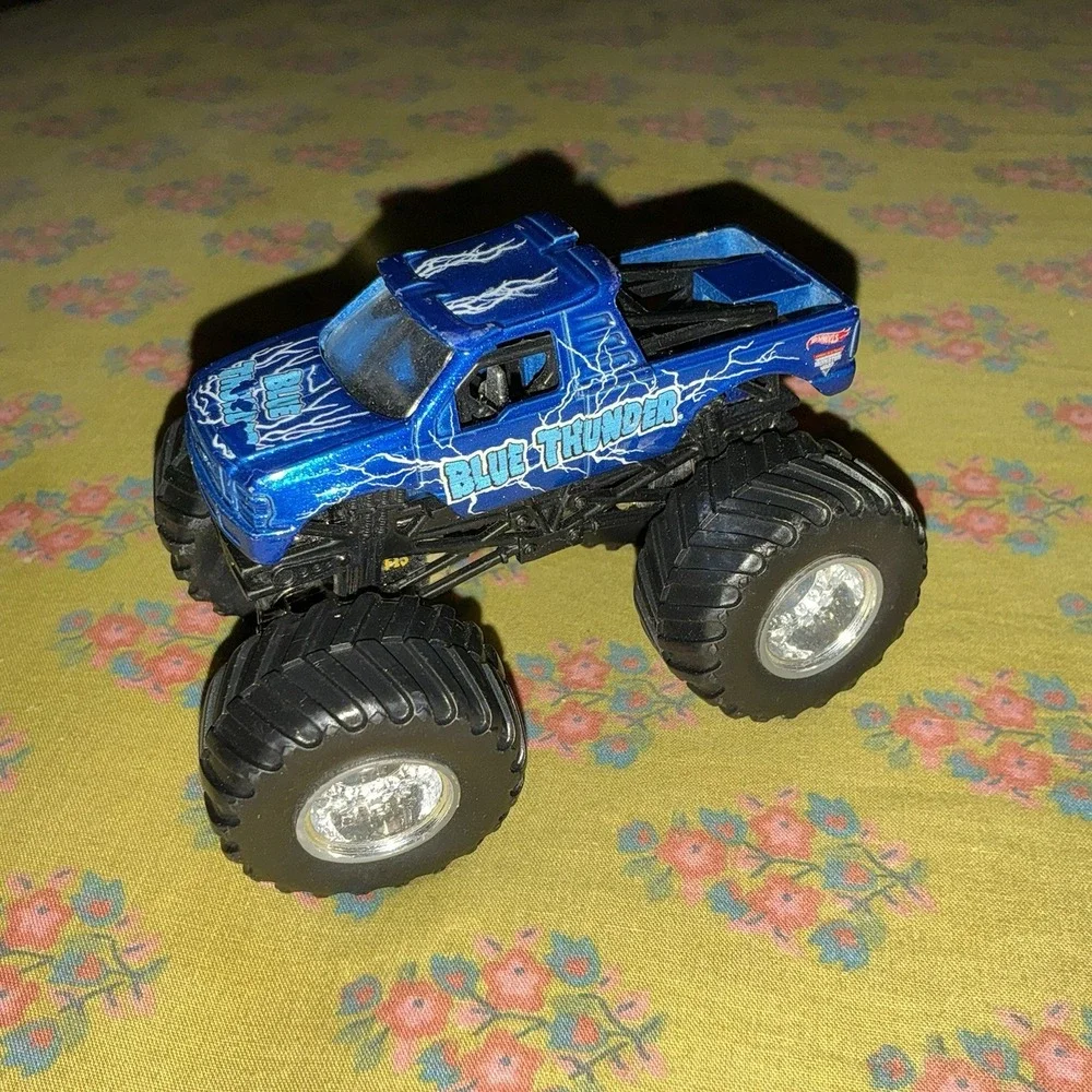 Hot Wheels Monster Jam Truck 1/64 Diecast Metal Base Blue Thunder